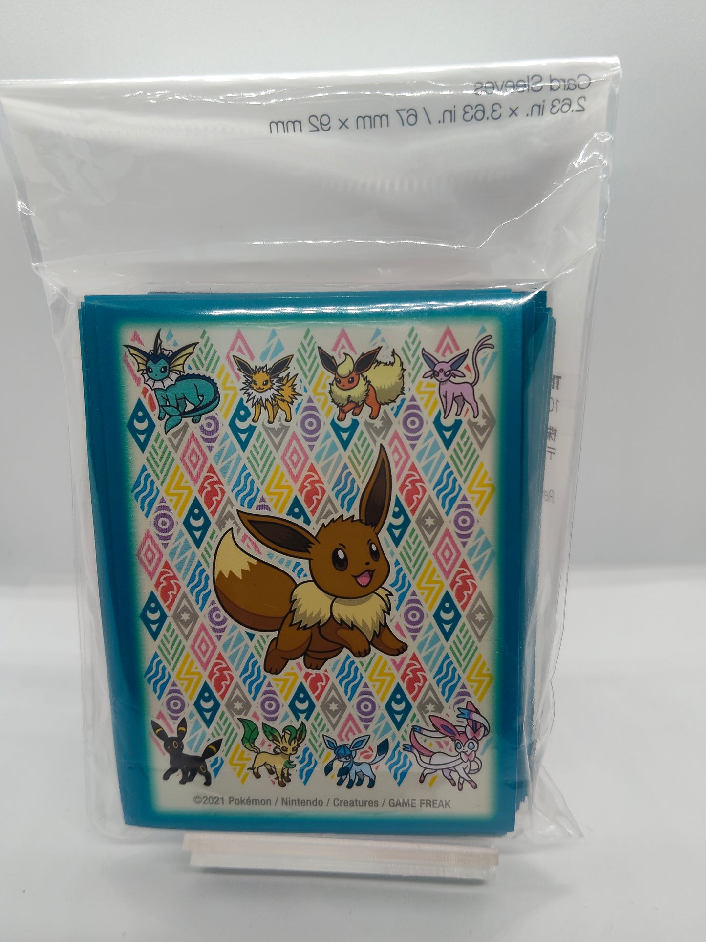 デッキシールド:イーブイ プリズマティック(67×92mm・65枚入り)